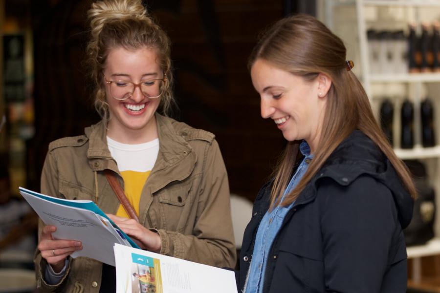 Two smiling University of Manitoba students